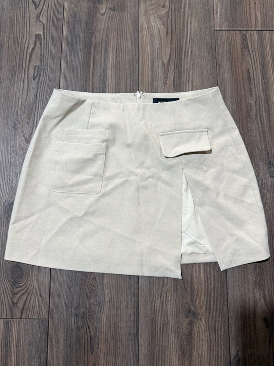 White Fox Boutique Dresses & Skirts - White Fox Boutique Cream Cutout Mini Skirt Size Medium